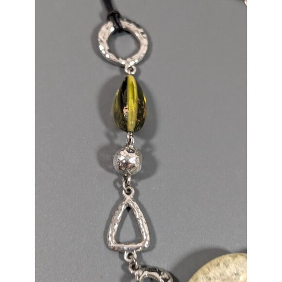 Lia Sophia Green Glass Hammered Silver Tone Triangle Cord Necklace 21 in - Picture 8 of 9